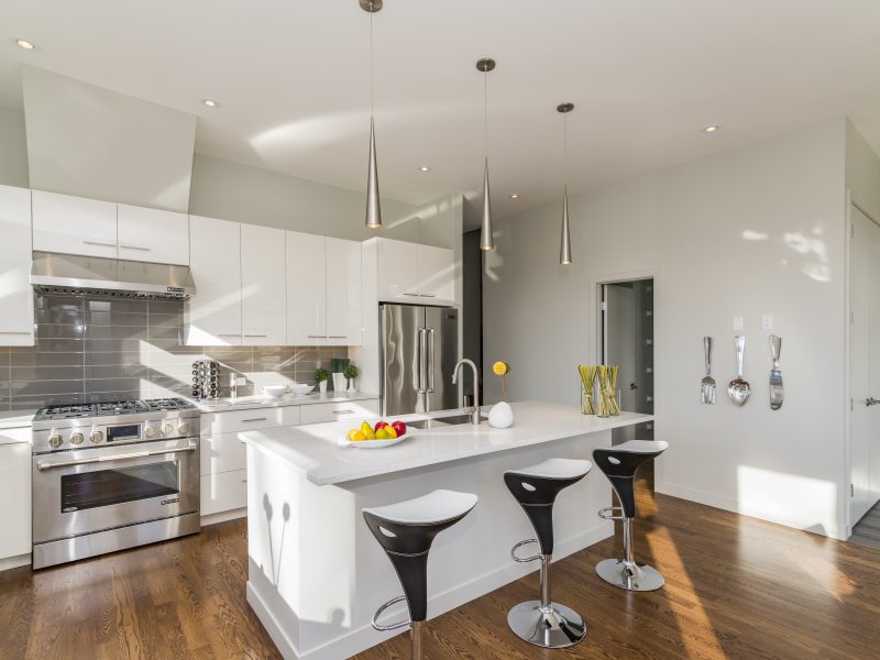 Venta Piso en Torre 5 Ambientes con Dependencia y 3 Cocheras!
